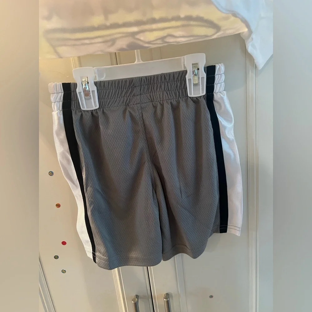 New Balance Boys Performance Short Set 2 Piece, White , Size 5-6, New With Tags